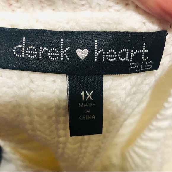 Derek Heart Sweater Side Cut Design - Picture 5 of 7